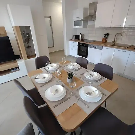 Kala Sea View Apartman *